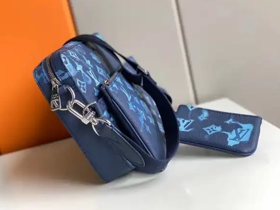 MESSENGER TRIO VUITTON LOUIS 0618